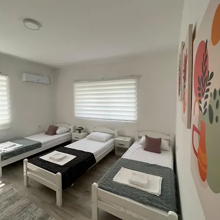 Apartman Aviora - Next To The Old Town *