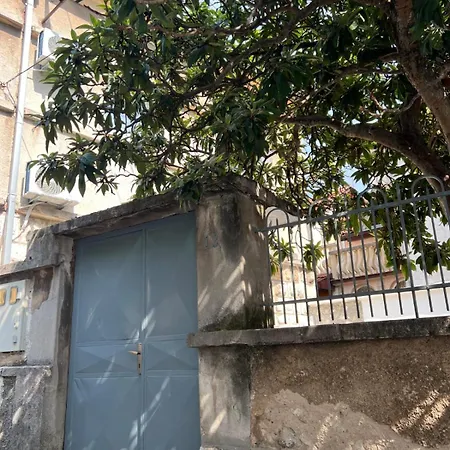 Apartman Aviora - Next To The Old Town *