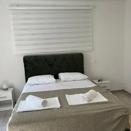 Aviora - Next To The Old Town Apartman *